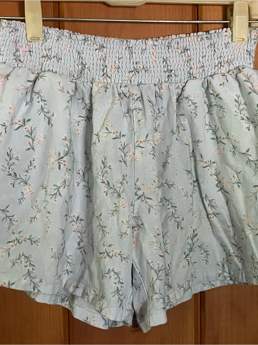 Old Navy light cream